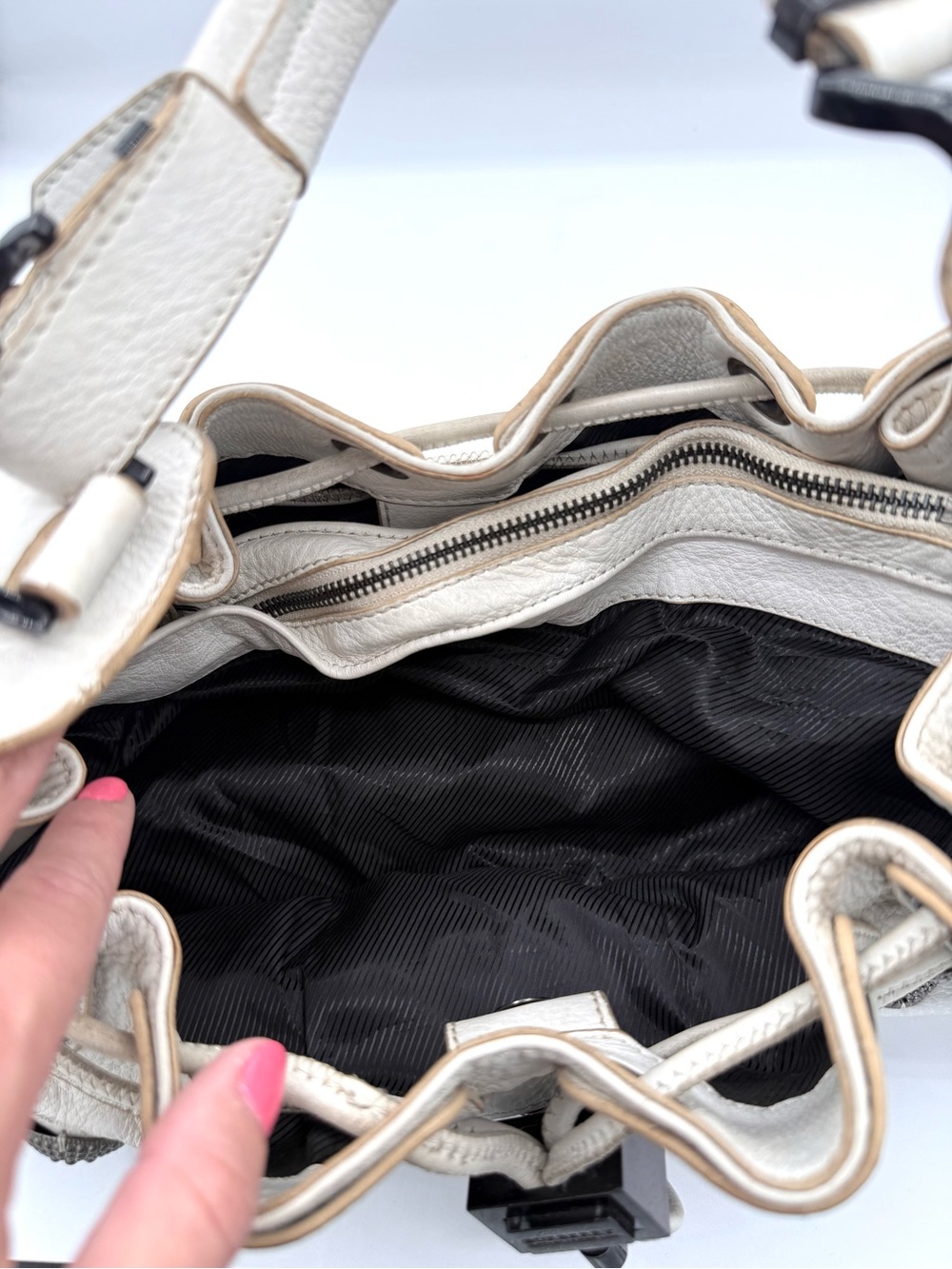 Burberry White Leather Studded Warrior Bag - Picture 12 of 14
